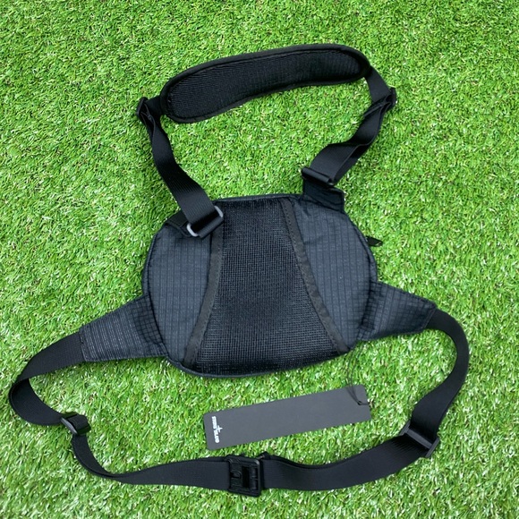 New with tags Stone Island Chest bag - Picture 4 of 6